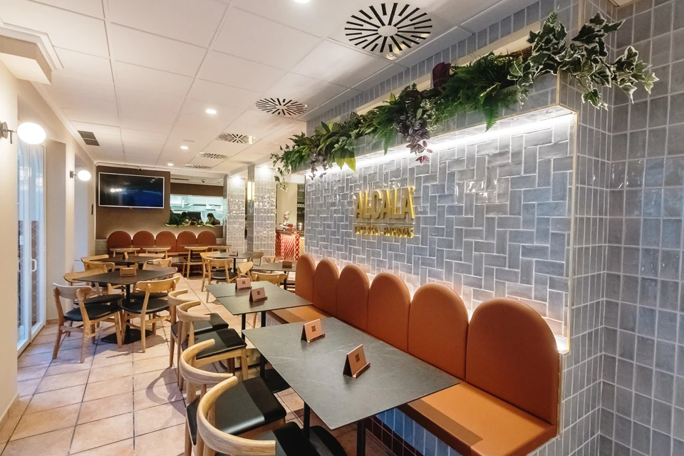 Interior de Cafetería Alcalá